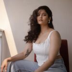 Ritika Singh Instagram - Hot girl shi* but I’m cold every season Styling : @shimona_stalin Makeup & hair : @asthabisani @glossbymeenakshi @mythrayeehairandmakeup Photography : @vasanthphotography