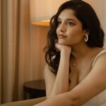 Ritika Singh Instagram - 🕊🌼✨ Photography : @vasanthphotography Makeup & hair : @asthabisani @glossbymeenakshi @mythrayeehairandmakeup Styling : @shimona_stalin