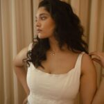 Ritika Singh Instagram - Hot girl shi* but I’m cold every season Styling : @shimona_stalin Makeup & hair : @asthabisani @glossbymeenakshi @mythrayeehairandmakeup Photography : @vasanthphotography