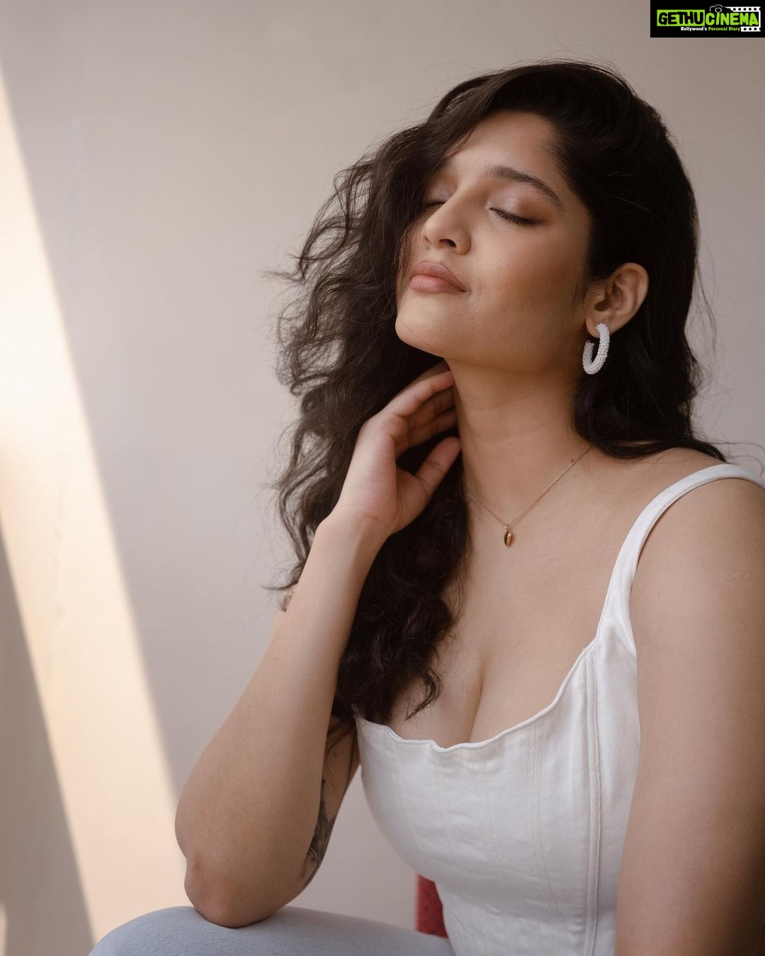 Ritika Hot Brazzers Videos - Actress Ritika Singh HD Photos and Wallpapers June 2022 - Gethu Cinema