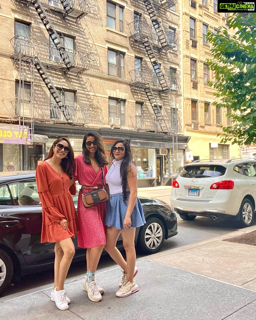 Ritu Varma Instagram - Girls’ day out! 🤎 New York City