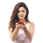 Rubina Dilaik Instagram - Can never get enough of kumkumadi for my skin! @theayurvedaco Kumkumadi range is enriched with 100% pure Saffron, 24K Gold Dust, Rose, Sandalwood & 22 other herbs which make your skin glowing & radiant. 100% Pure kumkumadi Oil heals dry, pigmented and dull skin while Kumkumadi Sunscreen with SPF 50 protects your skin against harmful sun rays Isliye #TACChahteHai ki aap bhi Kumkumadi lagayein aur Glow karein. Use my code RUBINA20 to avail an additional 20% OFF on www.theayurvedaco.com #AapkaApnaAyurveda #TAC #kumkumadi
