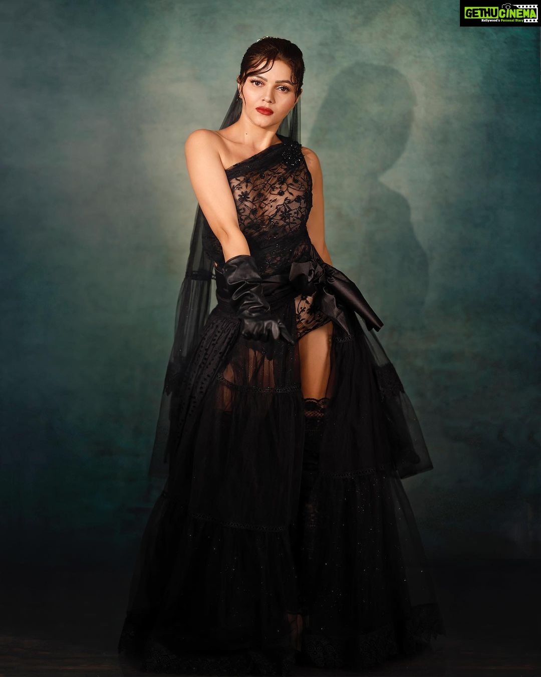 Rubina Dilaik Instagram - Dare to be different, not indifferent…… . . . Thank you @sumanfashionmaker , love the intricacies and the attention to details …… 🖤 . . Shot by : @prashantsamtani Styled by : @ashnaamakhijani @styledbyashna
