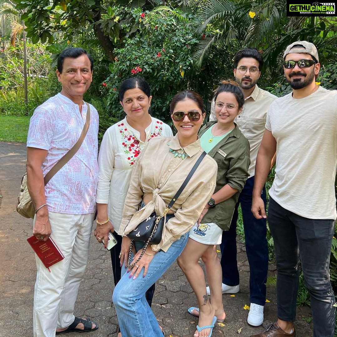Rubina Dilaik Instagram - Happy Father’s Day dear Dad ❤️…. Thank you for everything….. especially for raising us as sons …. @jyotikadilaik @rohinidilaik