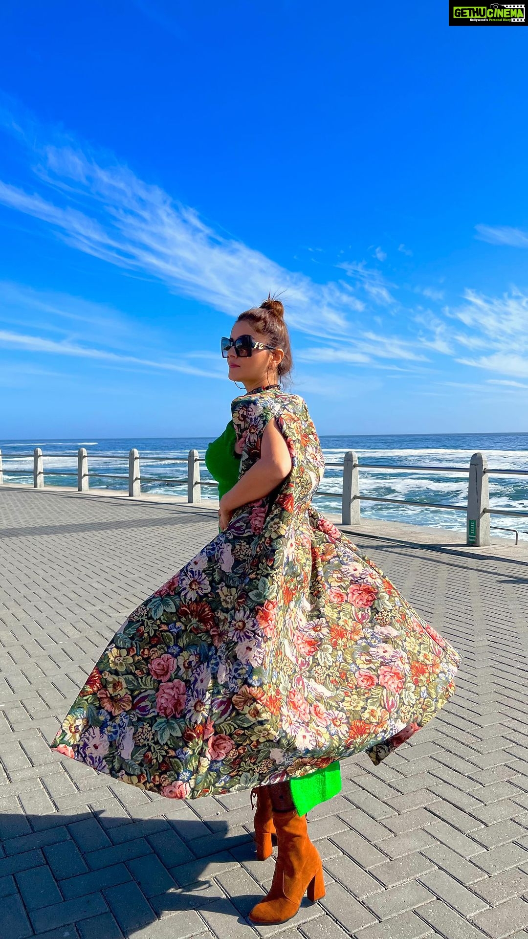 Rubina Dilaik Instagram - . .๐งค๐ . Styled by: @ashnaamakhijani @styledbyashna Jacket: @akankshacreations