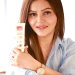 Rubina Dilaik Instagram - Casually glowing around with my all-time favourite - Kumkumadi range from @theayurvedaco Shop for 100% Pure Kumkumadi Range at www.theayurvedaco.com and use my code RUBINA20 for an additional 20% OFF. #AapkaApnaAyurveda #kumkumadi #TAC