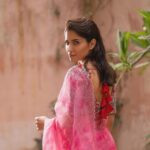 Ruhani Sharma Instagram - TO BE SOFT IS TO BE POWERFUL 🌷🌷 . . . . . 📸 @shaktismaran Makeup @makeuphairbyrahul Hair @saikrishnabandari Styled by @thejaswi_kotha Saree @issadesignerstudio
