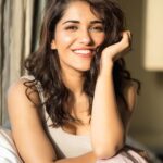 Ruhani Sharma Instagram - 🌚 . . . . . . 📸 @the_pixel_farmer MUA @makeuphairbyrahul Stylist @reshma_stylist