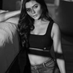 Ruhi Singh Instagram - Do you love yourself enough? @amitkhannaphotography @makeupbynidhikaushal