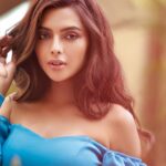 Ruhi Singh Instagram - Bloom 🌸 @amitkhannaphotography @makeupbynidhikaushal