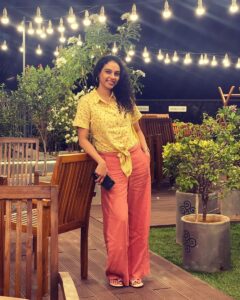 Rupa Manjari Instagram - Last of this photo dump series💛 ✨️ 🌻

#photodump #yellow #yellowseries #instagrammer #instapost #instafashion #instapicture #instadailly #instapost #instagram #insta #instapicoftheday #ınstagirl #saturday #RupaManjari #actor #kollywood #mollywood #cinema #chennai #outingwithfriends #friendslikefamily