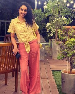 Rupa Manjari Instagram - Last of this photo dump series💛 ✨️ 🌻

#photodump #yellow #yellowseries #instagrammer #instapost #instafashion #instapicture #instadailly #instapost #instagram #insta #instapicoftheday #ınstagirl #saturday #RupaManjari #actor #kollywood #mollywood #cinema #chennai #outingwithfriends #friendslikefamily