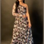 Sadha Instagram - BTS!!! Images coming soon!!! 🤍🤍🤍 Photographer @crafty_chandu Stylist - @sravya_lp Outfit - @archithanarayanamofficial Jewlery- @kushalsfashionjewellery #sadaasgreenlife #sadaa #photoshoot
