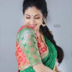 Sadha Instagram - Me on Extra Jabardasth for the first time tonight on ETv Telugu… Do watch!!! 🧚‍♂️ 📷 @junnuphotography__ Outfit: @firoz_design_studio #sadaa #sadaasgreenlife #jabardasth #etv Hyderabad