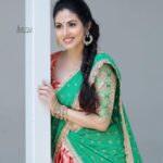 Sadha Instagram - Me on Extra Jabardasth for the first time tonight on ETv Telugu… Do watch!!! 🧚‍♂️ 📷 @junnuphotography__ Outfit: @firoz_design_studio #sadaa #sadaasgreenlife #jabardasth #etv Hyderabad