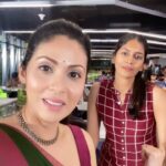 Sadha Instagram - When the entire team of #helloworld @nayankarishma_05 @myvillageshow_anil @sudharsan_govind @n4_nitin @jssaivardhan had a Vegan Cake, their reactions were priceless!!! 😍 Also getting to know of a fellow vegan @prashantichakravarthy after so many days of working with her was icing on the Vegan Cake 😀 #zee5telugu #zee5 #veganpower #vegancake #veganlifestyle #veganlife #ethicalvegan #vegansofhyd #veganactor #vegansofig