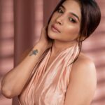 Sakshi Agarwal Instagram - Even in chaos , Dont forget to shine✨ . @murugeshmakeup_hair @sathish_photography49 @idesignboutique_swetha @samikshx @ravalstudios . #glamfashion #tooglamtogiveadamn #glamitup #sakshiagarwal #biggboss #kollywood #sparkling #goldsatindress #goldshimmer #fashion #lifestyle #sakshiagarwalstyle Chennai, India