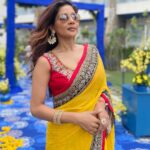 Sakshi Agarwal Instagram – I dont chase!
I attract!
What belongs to me will finally find me🔥
.
@styleandsmitten @fineshinejewels 
.
#saree #weddinginspo #weddingsinstagram #yellow #vibing #rayban #kundanjewellery Udaipur – The City of Lakes