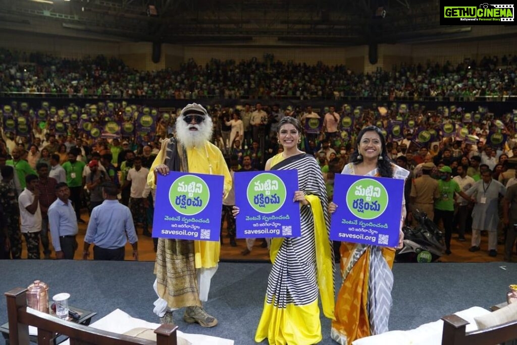 Samantha Instagram - An absolute honour 💛 @sadhguru #SaveSoil