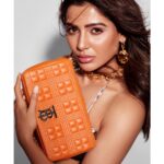 Samantha Instagram - 🧡 @burberry Jewellery @misho_designs Styled @jukalker Makeup @sadhnasingh1 📸 @venurasuri #thelolabag #burberry #collab