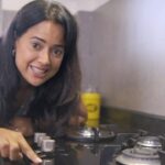Sameera Reddy Instagram - Having a clean kitchen & a clean home is important for our family’s health. But…Kitchen cleaning is Tough, especially the greasy stains on walls with all the frying, and the dried burnt-on food on the stove. Is it possible to clean up all this tough dirt with just a swipe? ✅ YES! With CIF, you can #SeeTheDifference yourself! Ready for a challenge? CIF’s Original Multipurpose Surface Cleaner Cream will clean the toughest grease and grime easily. All you have to do is APPLY it on a cloth and WIPE it off. You’re right. It’s that simple! It’s your turn to #SeeTheDifferenceWithCIF. Take part in the challenge and get rid of the toughest dirt easily. Try now! @cif.india