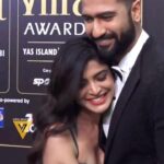 Sanchita Shetty Instagram - My favourite Vicky moment with @vickykaushal09 @ IFFA 🤍🤍 #iffa2022 #abudhabi #dubai #vickykaushal #sanchita #sanchitashetty #spreadlovepositivity ❤️