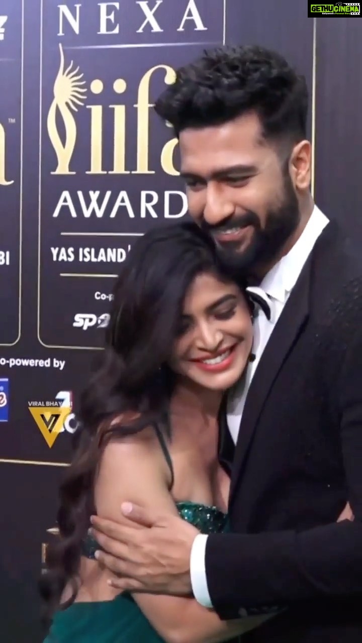 Sanchita Shetty Instagram - My favourite Vicky moment with @vickykaushal09 @ IFFA 🤍🤍 #iffa2022 #abudhabi #dubai #vickykaushal #sanchita #sanchitashetty #spreadlovepositivity ❤️