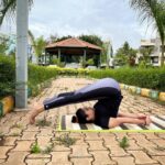 Sangeetha Bhat Instagram - "Yoga does not just change the way we see things, it transforms the person who sees.” - B.K.S Iyengar Happy 8th International Yoga Day. Yoga 🧘🏻‍♀️ For Humanity. Vc,Pc: @sudarshan_rangaprasad 📸📽 #8thinternationalyogaday #internationalyogaday #yoga #asanas #bksiyengar #iyengaryoga #karnataka #bengaluru #bengaluruyoga #yoginisofinstagram #sangeethabhatyoga #sangeethabhat #sangeethabhatsudarshan Bangalore, India