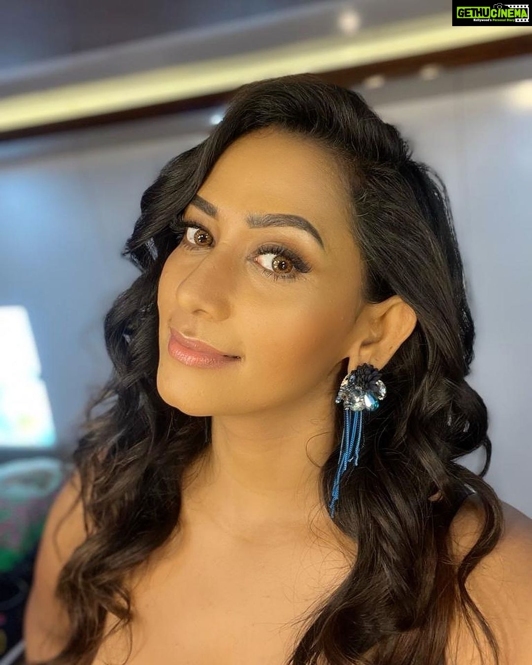 Sanjana Singh Instagram - “Love yourself. Forgive yourself. Be true to yourself. How you treat yourself sets the standard for how others will treat you.”.