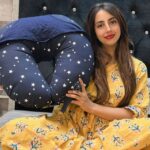 Sanjjanaa Instagram – Check out our discovery by @sanjjanaa_baby & @sanjjanaagalrani for all the moms who are feeding their little ones and want to be in great comfort & not in Body cramps , @trucomfort_in offers you lovely , super soft , well gripped #feedingpillows ❤️

👗 @zelenaformommies 
💄 @divya_makeover_artistry 
📹 @happeningpixels 

#instamom #instababy #indianactress #indianmom #indiankids #indiankidswear #actressmomhustle #justborn #indiancelebrity #indiancelebrities #momtobe #sanjjanaa  #sanjanagalrani #sanjana #sanjjanaagalrani . Karnataka, Bangalore