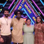 Santhosh Prathap Instagram – – one of the best shows, I was literally crying with laughter.
Glad that witnessed all these great talents performing live, huge respect to team #kpychampions #siricahapochi 🤗

Also was great catching up with my #cookwithcomali #cwc fam ❤️
@gracekarunaas @vidyuraman @bjbala_kpy @mathuraimuthuofficial 

Thanks for the 📸 @poovarasanphotography ❤️

#realityshow #vijaytv #guest #santhoshprathap EVP Film City