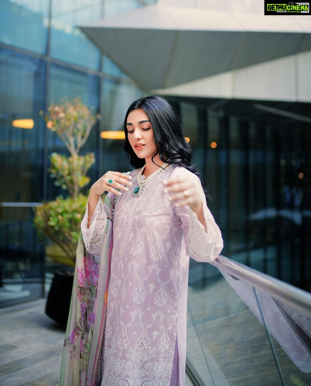Sarah Khan Instagram - Image X Sarah Khan | Overwhelmed by the Lahori Love π₯Ήβ€οΈππ» at the launch of @image.est199 10th outlet at Emporium Mall, Lahore. Wish them luck and love π πΈ @bilalsaeedphotography Glam team @merakibeautywellness