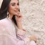 Sarah Khan Instagram - Wearing @crossstitch_official 💕 📸 @yasser.sadiq_