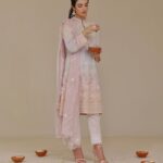Sarah Khan Instagram - Wearing @crossstitch_official 💕 📸 @yasser.sadiq_