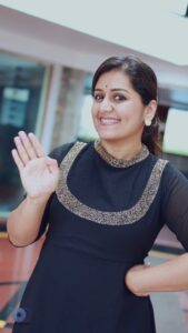 Sarayu Mohan Instagram - കുഴപ്പൊണ്ടോ! @_story_telle__r @lepapillonkochi5