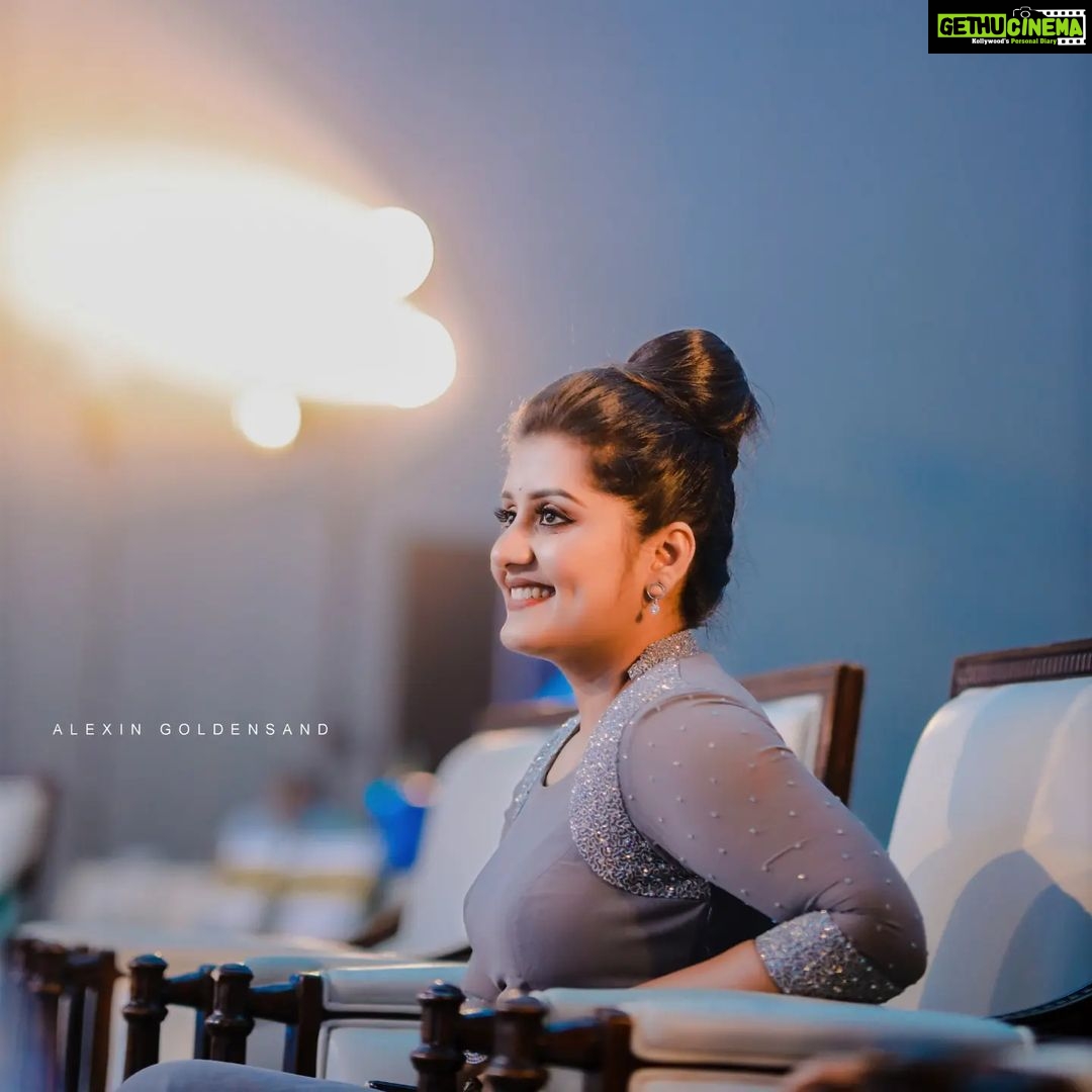 Sarayu Mohan Instagram - Onframe @sarayu_mohan šø @alexin_goldensand . . . . #teamcamholders #photoaddicted #photography #kerala š“#keralatourism#kerala360 #vasco360 #yourclicks#godsowncountry#entekeralam #keralaattraction #imalayali #mallugram#malluwood #kerala #keralite #beingmalayali #nostalgia#indianphotography#indiana #indianphotos#instagram#indianphotographers#indianphotographer #indiapictures#indiaclicks#india_gram#instahood#indianphotographer#moodygram . . @vsco @visualambassadors @colours.of.india @photographers_of_india @malabarvibes @rang_of_photography @snapseedkerala @photographers.corner @stories.of.india @kerala_malayalees @indian_photographers__hub @clickstogallery @mobile_photographyofficial @kerala_daires @indian_photographers__hub mollywood_film_world @_instaindia_