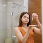 Sargun Mehta Instagram - Glowing skin? Yes please! 🤌🏼 In love with Olay’s Vitamin C Super Collection. 🥰 Both the Vitamin C Serum & the Moisturiser penetrates 10 layers deep into the skin. It helps to reduce dark spots, pigmentation, and blemishes. 🧡 It goes 10 layers deep into the skin, twice as fast 🙌🏻 Grab these amazing products from Nykaa today! #ad #SkinSoDeepInLove #OlaySuperSerums #OlayVitaminCMoisturiser #OlayVitaminCSerum #Skincare @olayindia