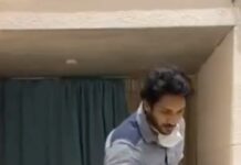 Sathish Krishnan Instagram - This is how it was made . RAPO BRO made it look even more cool #warrior #rapo @thisisdsp thanks for the beautiful song . @krithi.shetty_official @dirlingusamy 🤗. Tissue paper is not computer generated 😂😂hence proved . #dhadadhadadancechallenge . Let’s make some tissue paper dance with us . @ram_pothineni brother pls start this. @adityamusicindia .