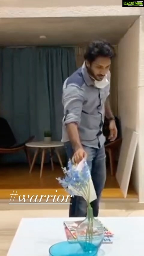 Sathish Krishnan Instagram - This is how it was made . RAPO BRO made it look even more cool #warrior #rapo @thisisdsp thanks for the beautiful song . @krithi.shetty_official @dirlingusamy 🤗. Tissue paper is not computer generated 😂😂hence proved . #dhadadhadadancechallenge . Let’s make some tissue paper dance with us . @ram_pothineni brother pls start this. @adityamusicindia .