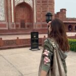 Saumya Tandon Instagram - Taj and me once again. Awestruck every time I see you. #tajmahal #saumyatandon