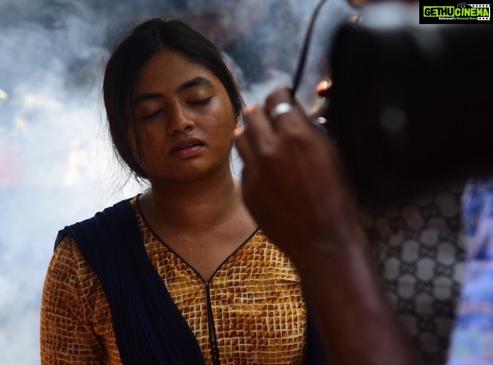 Shaalin Zoya Instagram - The best thing about being an actor is that you get to forget about your own self for a little while and live as an another individual. Even though I became officially entered to directorial dept of filmmaking, never assume that I stopped acting. I can’t and I will never stop it till the end. At the end of the day, I’m an actor, performer who desperately seeking the kind of roles to play that will etched in viewers mind forever. Having said that here I’m sharing few images from my latest Malayalam movie THALA directed by @khais_millen . Forever grateful to you for trusting me this character. 📸 @ebees_hive