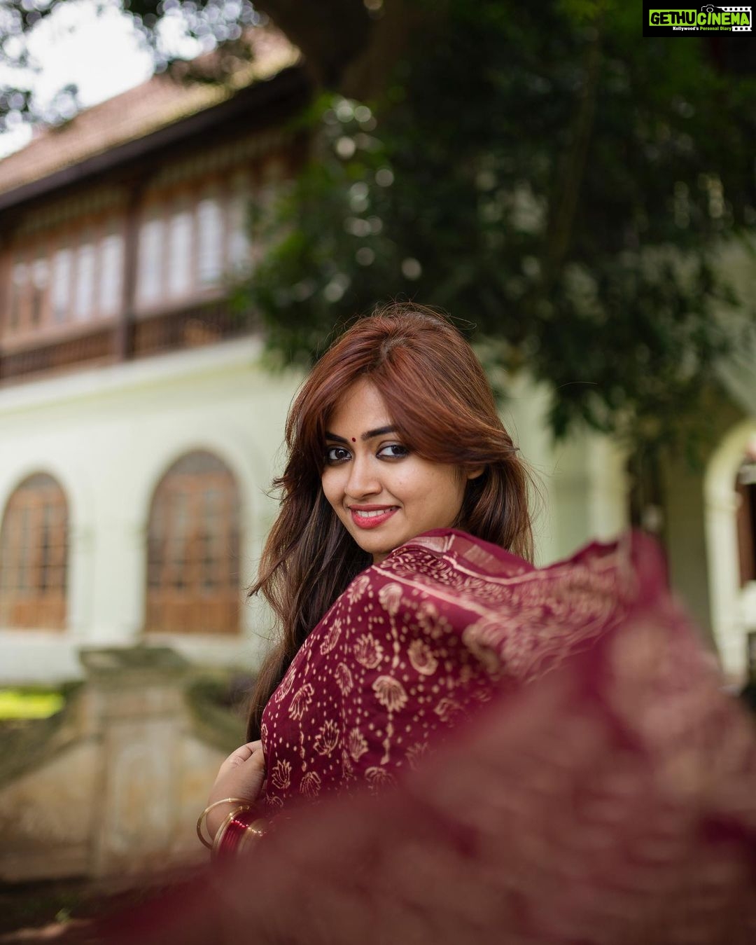 Shaalin Zoya Instagram - Photographer : @vkviii Saree : @meannsi.in @meerasiby Photography team : @adrshrajeev @sarath_kumaaar @_nikhil_prabhakar Location : hill palace museum