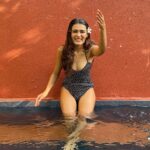 Shalini Pandey Instagram - Say what!! ⚪️ Polka dot!! ⚫️ #waterbaby #polkadots #pool