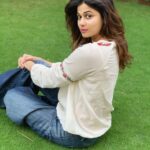 Shamita Shetty Instagram - Slow down ...sit and enjoy the simple pleasures of life✨💕☀️ . . . . #vacaymode #holiday #selflove #photooftheday #summervibes #postoftheday #happiness #lovealways