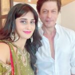 Shamlee Instagram – I lived my entire life in this moment ! 
Thrilled to have met my childhood/ adulthood/ and forever hero ❤️ #srk #shahrukhkhan #fangirl