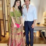 Shamlee Instagram – I lived my entire life in this moment ! 
Thrilled to have met my childhood/ adulthood/ and forever hero ❤️ #srk #shahrukhkhan #fangirl