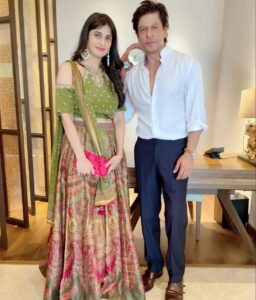 Shamlee Instagram - I lived my entire life in this moment ! 
Thrilled to have met my childhood/ adulthood/ and forever hero ❤️ #srk #shahrukhkhan #fangirl