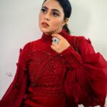 Shamna Kasim Instagram - Confidence has no competition….. Styling: @impriyankasahajananda Costume: @raashiagarwal.atelier Jwellery: @kushalsfashionjewellery Pics: @v_capturesphotography Hairstylist: @hairstylist_srinivas Personal staff: @pranay_kohli Personal staff : @sarika_briadal_meckupartis