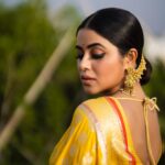 Shamna Kasim Instagram - Live wat u love ❤️ Styling: @vasudevan.arun Saree: @atmasignature Jwellery: @kushalsfashionjewellery Pics: @v_capturesphotography Hairstylist: @hairstylist_srinivas Personal staff: @pranay_kohli @sarika_briadal_meckupartis