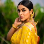 Shamna Kasim Instagram - Live wat u love ❤️ Styling: @vasudevan.arun Saree: @atmasignature Jwellery: @kushalsfashionjewellery Pics: @v_capturesphotography Hairstylist: @hairstylist_srinivas Personal staff: @pranay_kohli @sarika_briadal_meckupartis